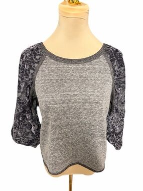 Miss Me Gray Heather Raglan Top XL Patterned Black Sleeves Casual Lightweight